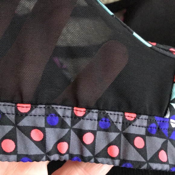 Victoria's Secret strappy plunge sports bra XS - Picture 9 of 15